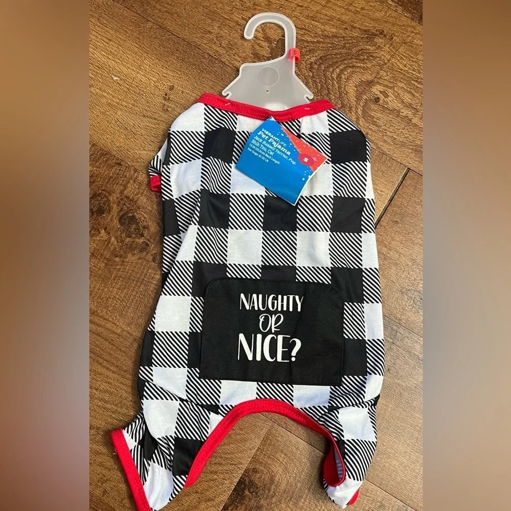NWT vibrant dog life black and white plaid jersey pajamas Sz small Christmas